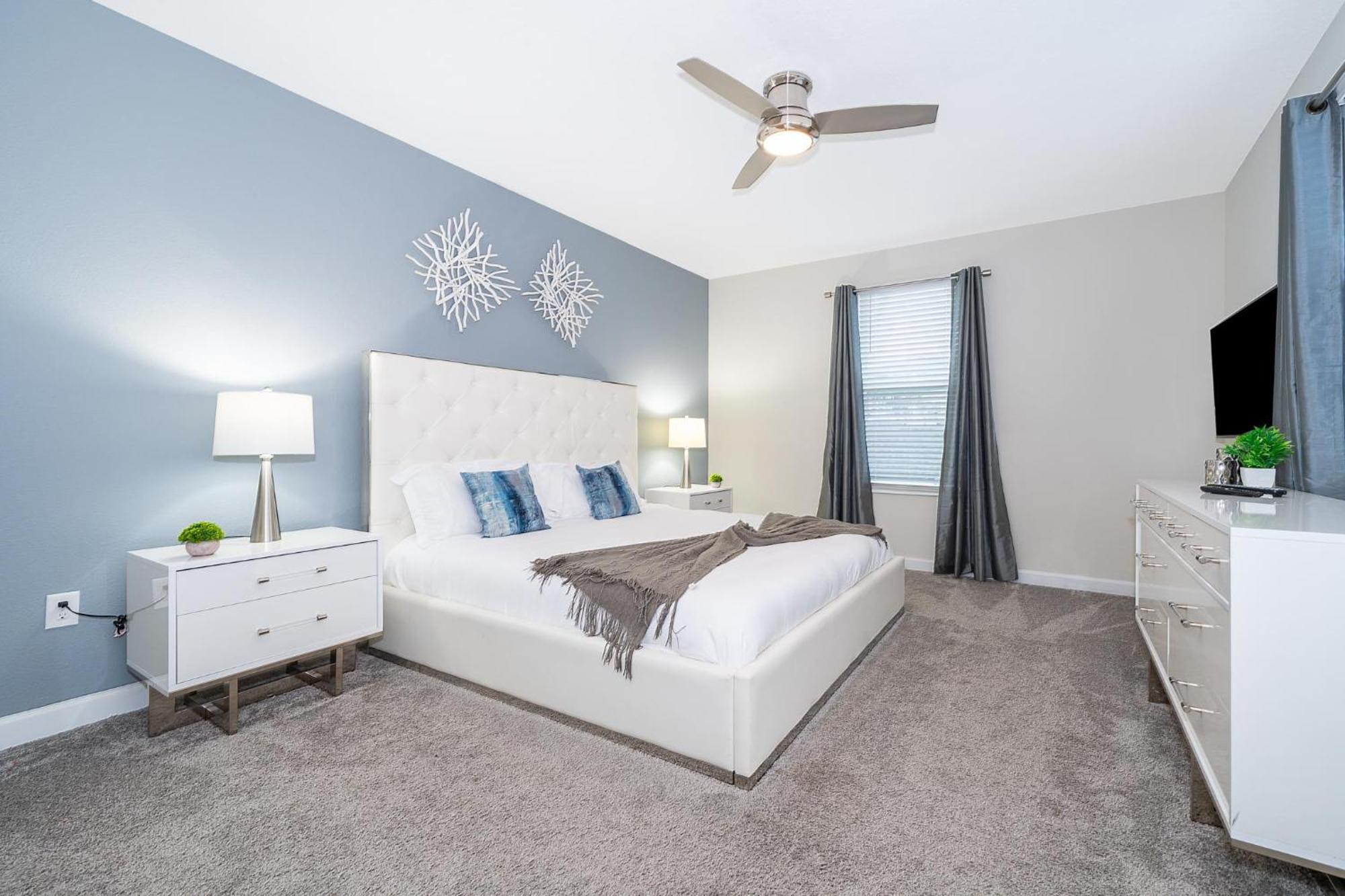 2731ee 5 Bed/5 Ba